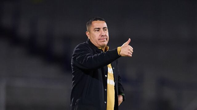 Efraín Juárez, director técnico de Pumas.
