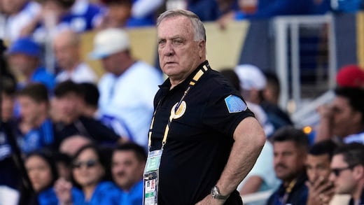 Curazao vuelve a contratar a Dick Advocaat rumbo al Mundial 2026