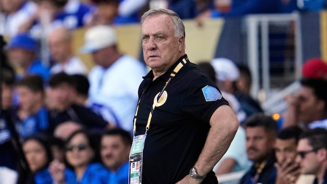 Curazao vuelve a contratar a Dick Advocaat rumbo al Mundial 2026