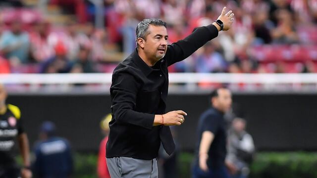 Arturo Ortega, DT de Chivas.