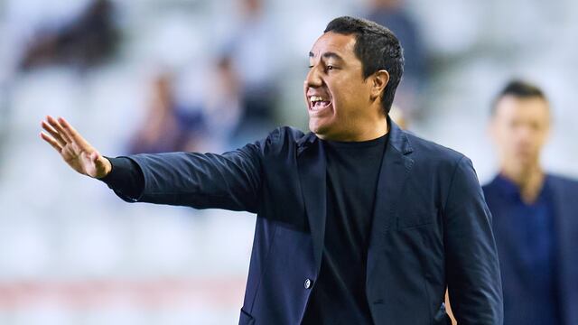 Efrain Juárez, DT de Pumas.