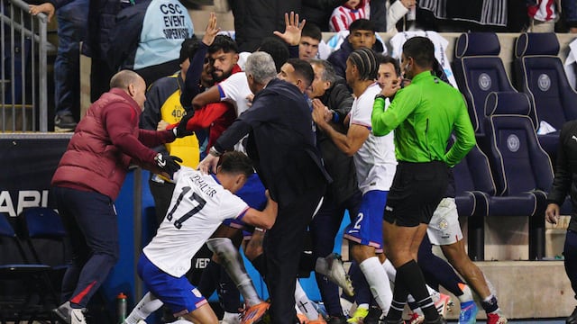 Jugadores de Estados Unidos y Paraguay se enfrascaron en una pelea durante un partido amistoso en esta Fecha FIFA