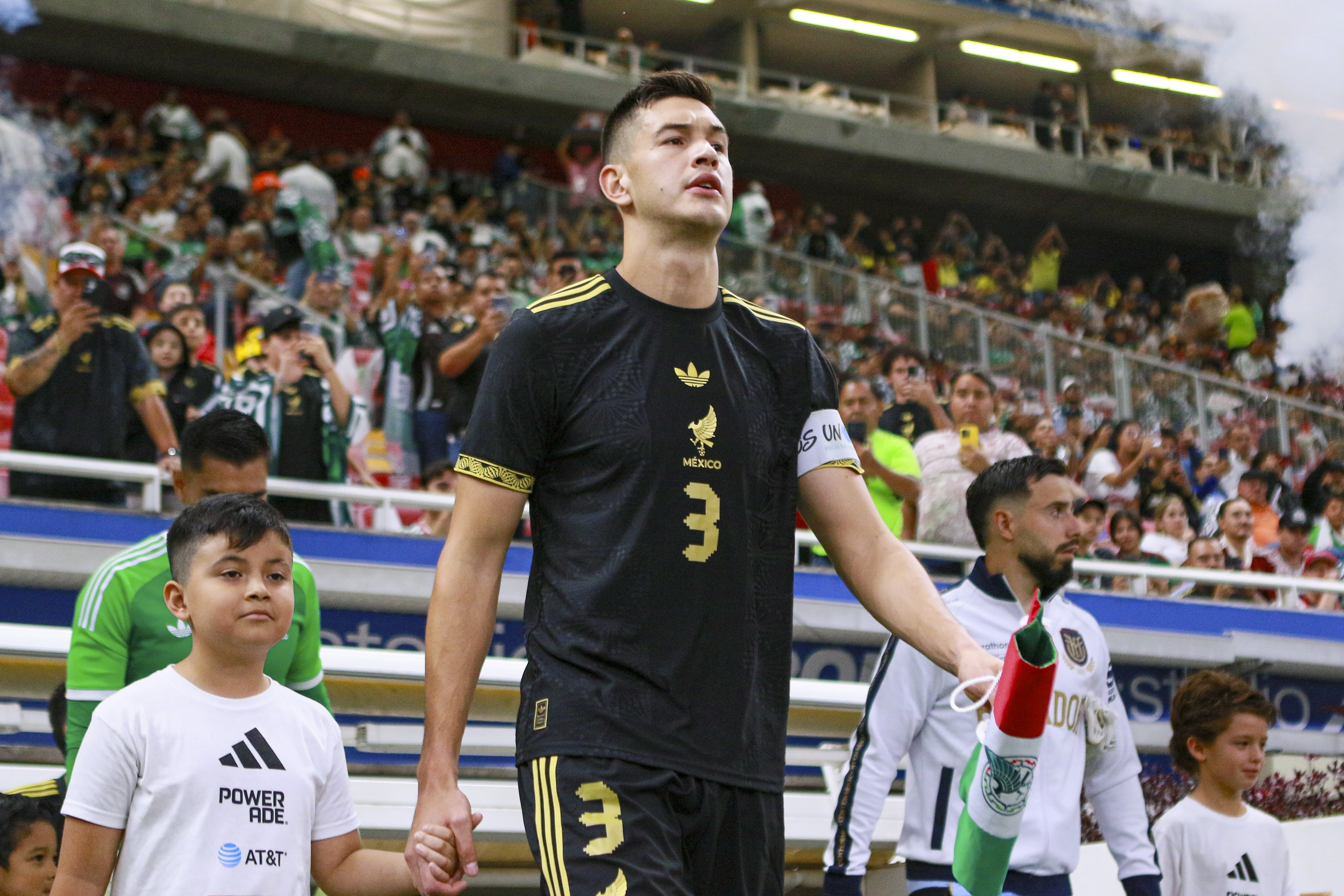 ¿Otra baja en el Tri? Terribles noticias de César Montes llegan desde Rusia