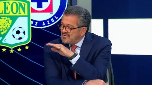 “Menos palabras y mejores resultados”: Carlos Hermosillo arremete contra Nicolás Larcamón