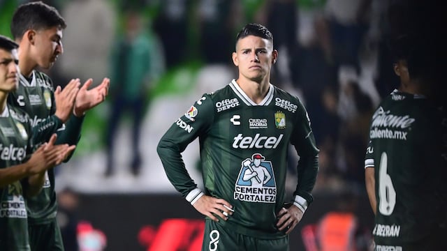 Sin ropa de León y entre abrazos: Así se fue James Rodríguez del estadio de La Fiera.