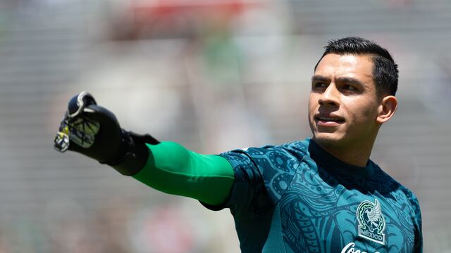 Revelan que Javier Aguirre esperaría un error de Luis Malagón para mandarlo a la banca