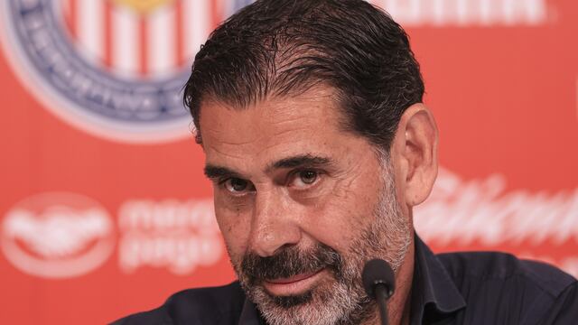 Fernando Hierro es motivo de burla de fans de Chivas