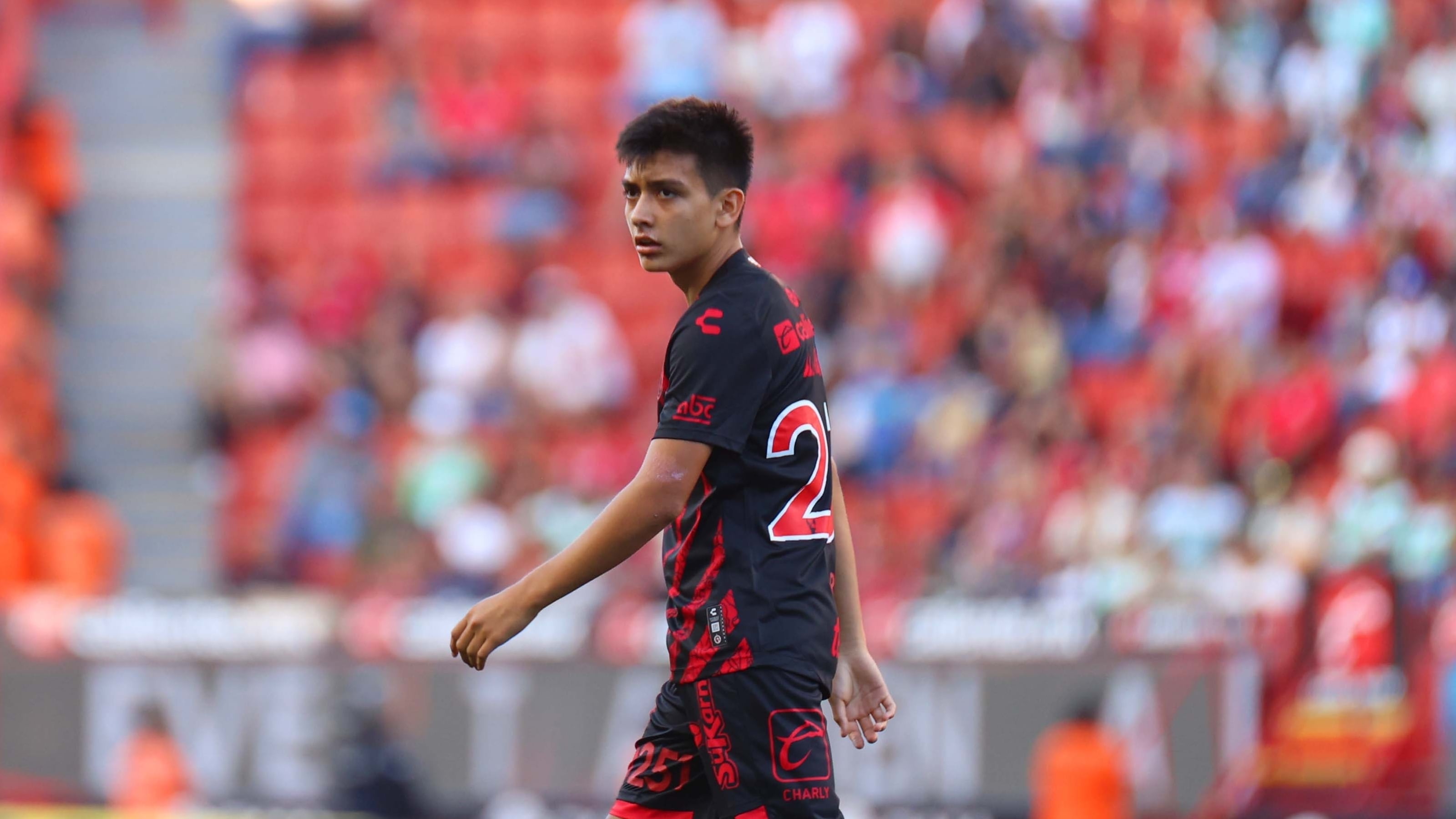 Gilberto Mora debuta a los 15 en la Liga MX