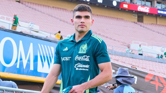 Johan Vásquez en problemas: Cambia de DT y llega una leyenda francesa