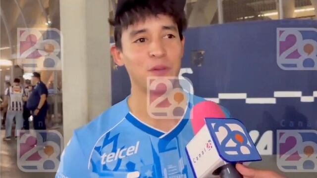 El fan de Rayados empujó al de Pachuca al salir del Estadio BBVA.