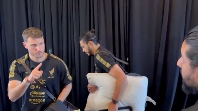 La insólita razón por la que Santiago Giménez le negó un autógrafo a un fan