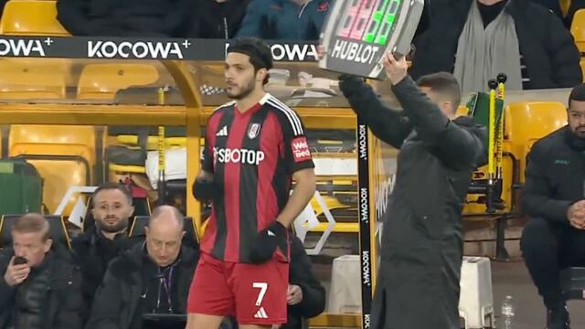 Brutal a ovación a Raúl Jiménez en el Wolves vs Fulham de la Premier League