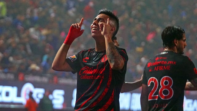 América y Chivas se pelean por el fichaje de Efraín Álvarez