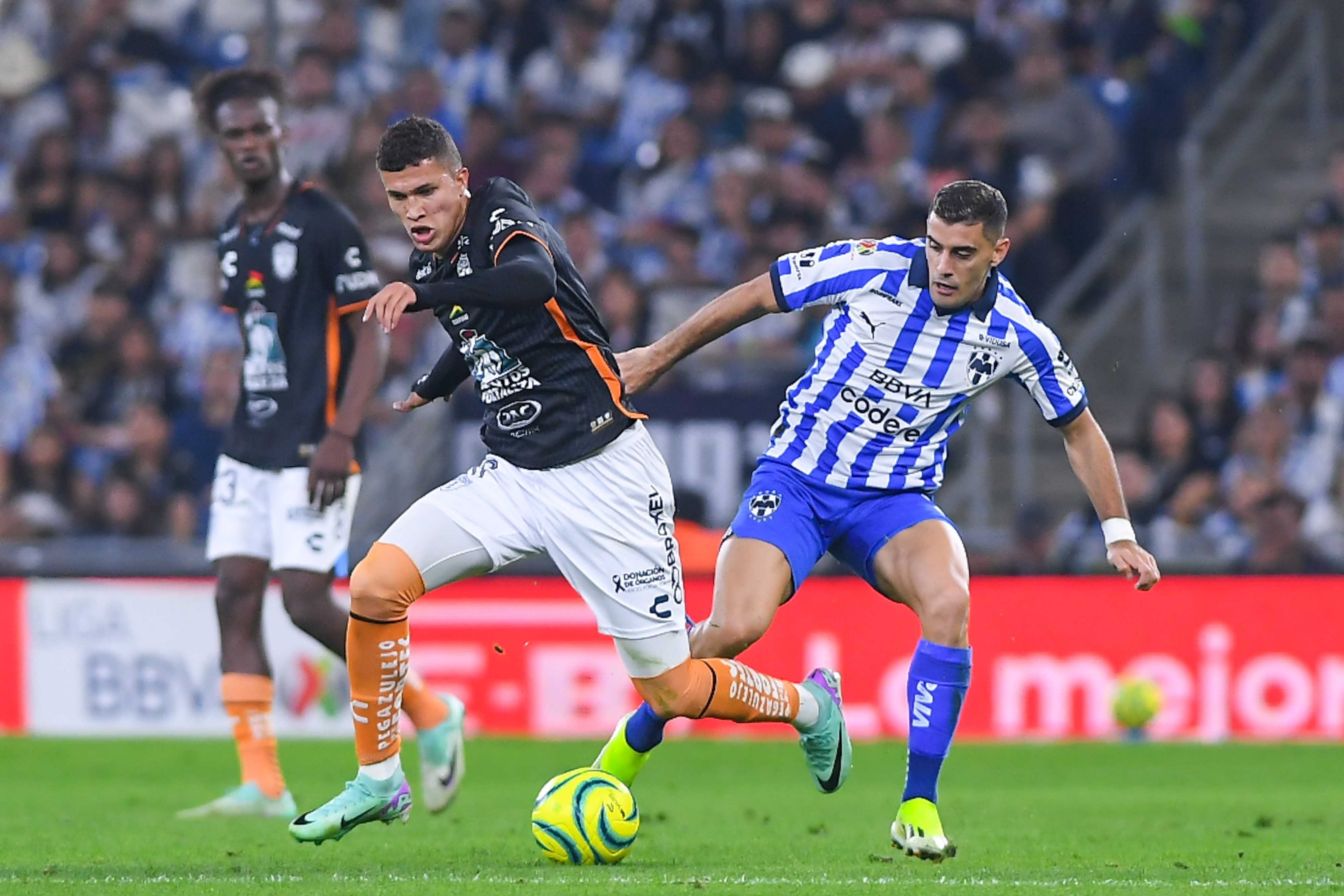 Nelson Deossa con Pachuca